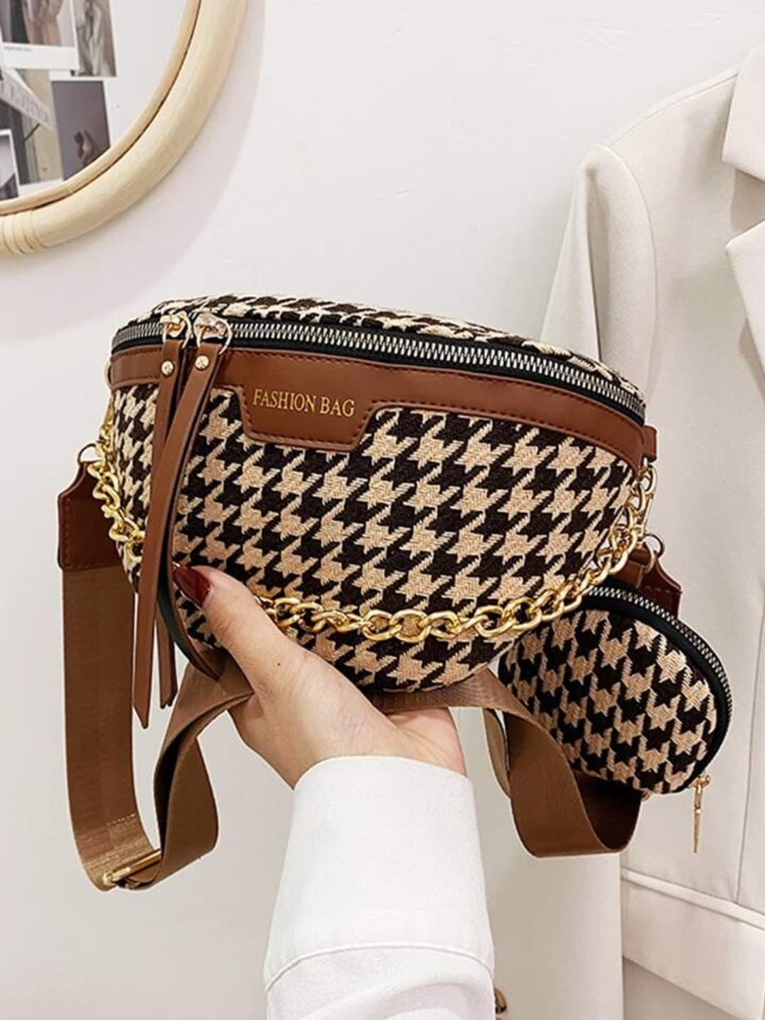 RIÑONERA CON CADENA DE MODA Y ELEGANTE