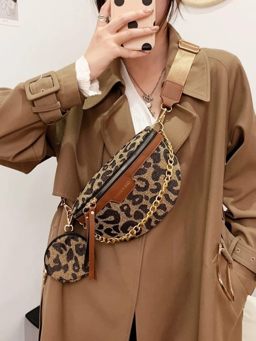 RIÑONERA CON CADENA DE MODA Y ELEGANTE